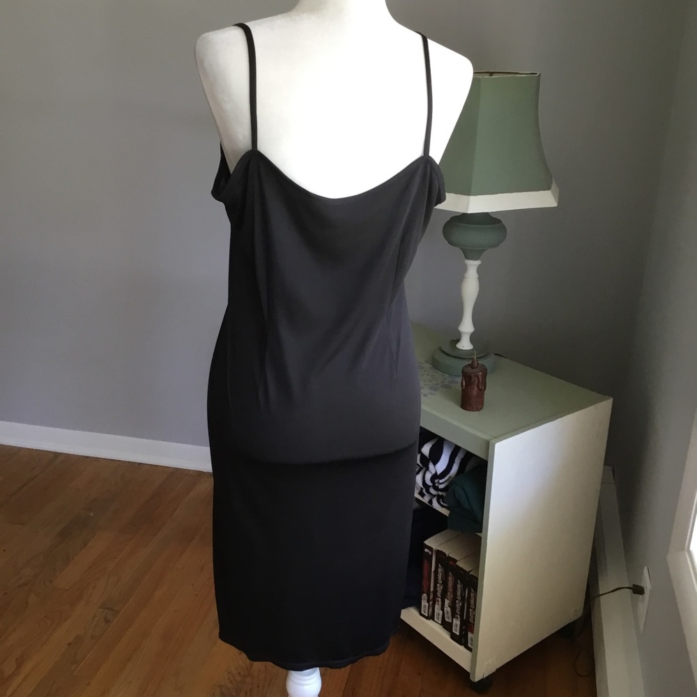 BEAUTIFUL POLKA DOT SWING DRESS - Picture 5 of 13